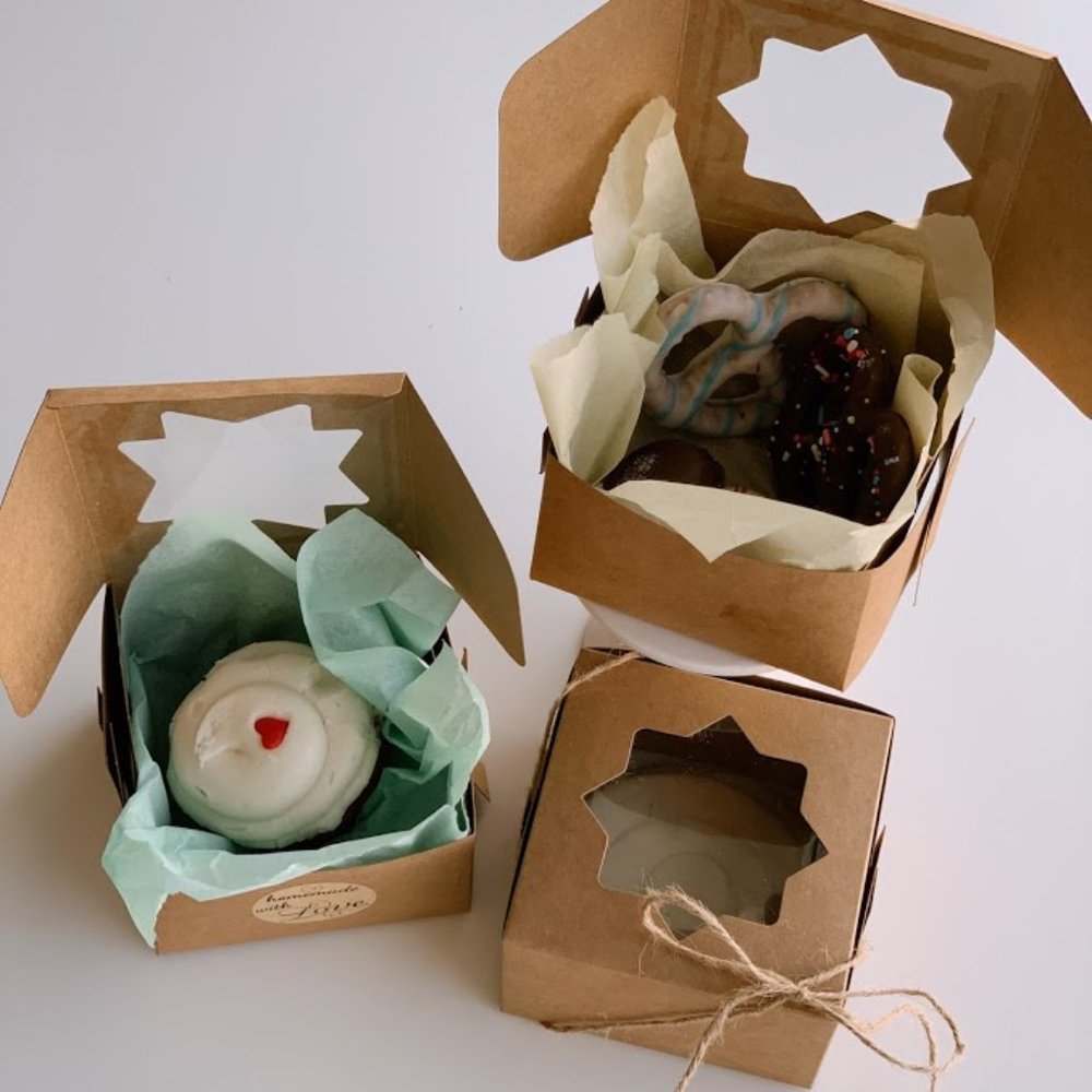 Brown Gift Boxes with Windows - Picture 3 of 8